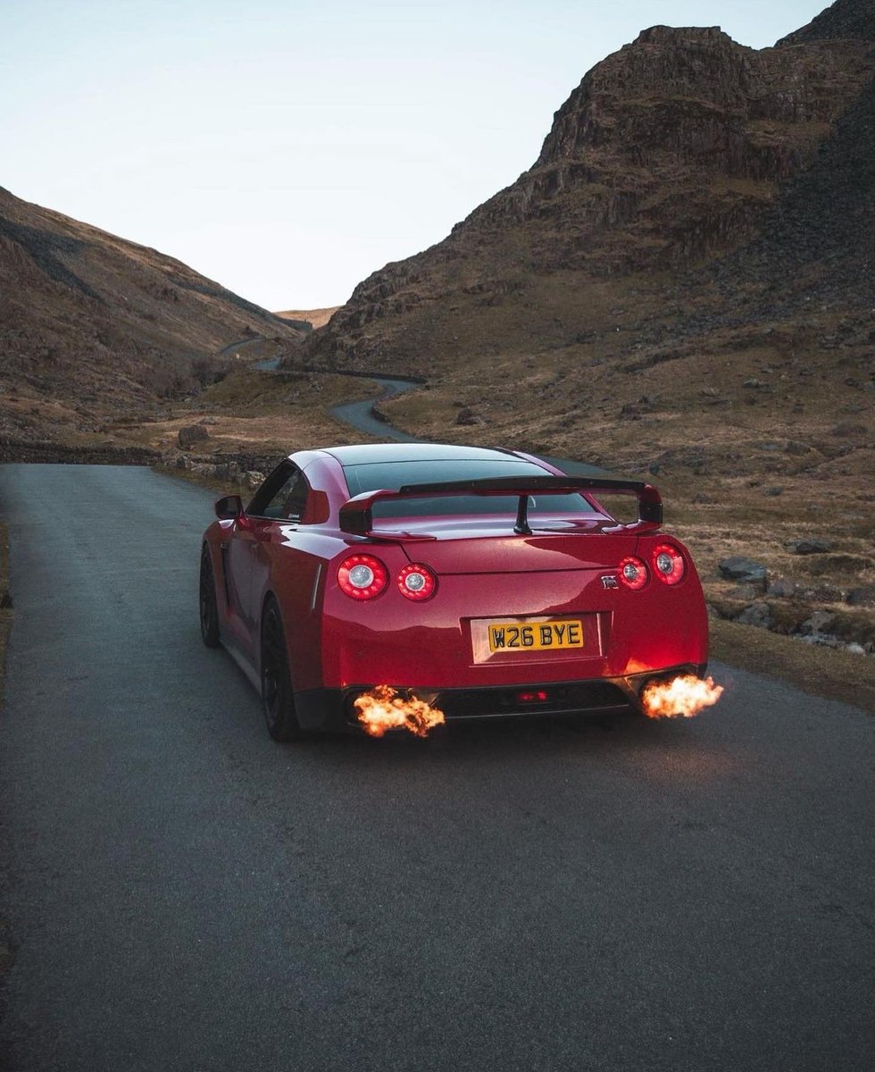 DailyGTRTM's tweet photo. Flames 🔥 https://t.co/sPulBe8hpQ