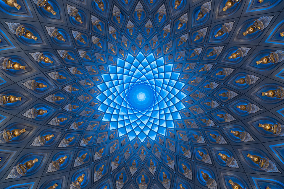 ColorKinetics's tweet image. Can modern lighting help you achieve inner peace? At the Guanyin Altar in Zhoushan City, China, the answer is yes. See how inner peace is achieved with modern lighting:  signify.co/3lUGBkM #colorkinetics #ledlighting #purestyle #intellihue