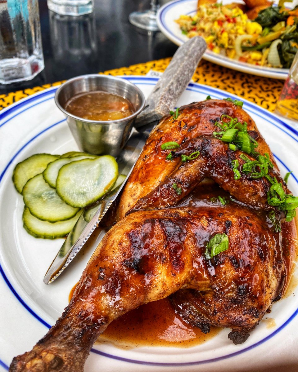 CBJourneys's tweet photo. This.
Jerk.
Chicken.
๐คค๐ด
#FindsFromForeign = @MissLilysChat
#CBJRecommends
#CaribbeanBarefootJourneys #Caribbean #WestIndies #GoBarefoot https://t.co/sSTSGCzoYU