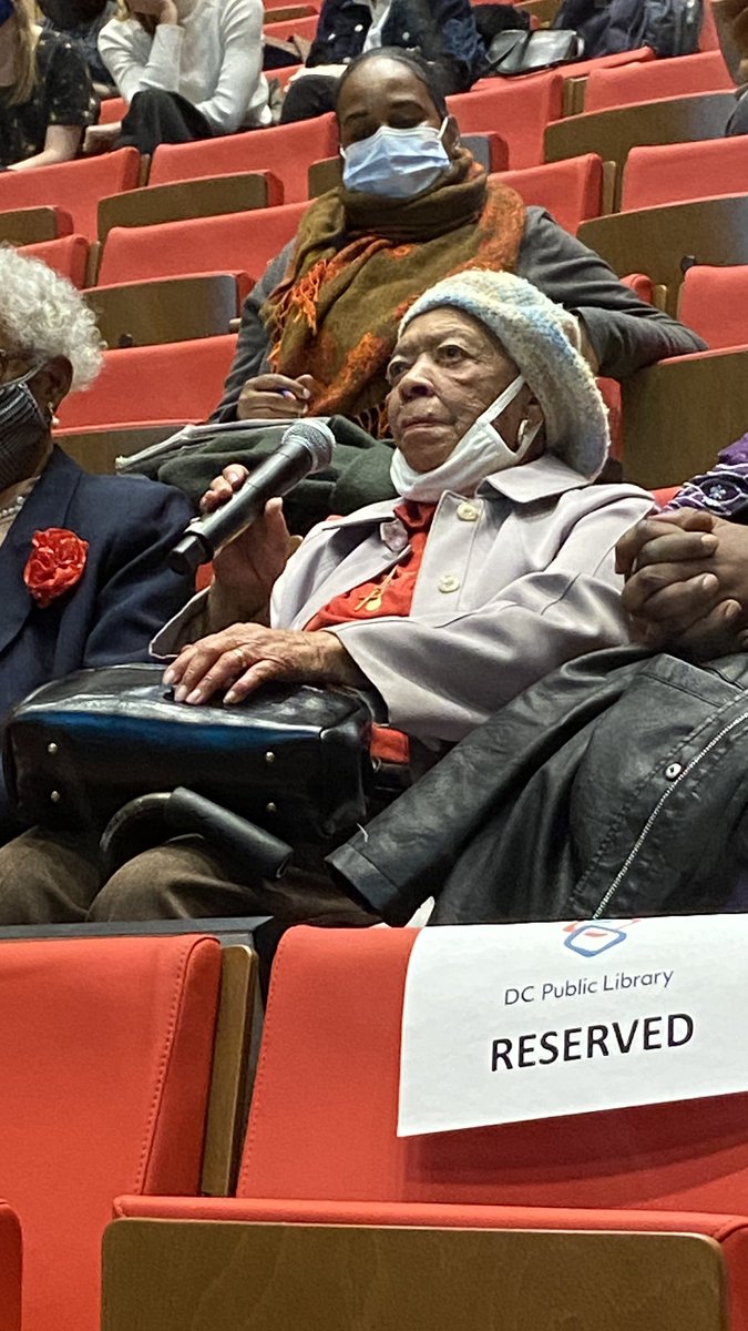 NLintheUSA's tweet photo. The Netherlands offers a debt of gratitude to Mrs. Susan King and Mrs. Hilda McDougald. Thank you for your work during #WWII. We are graced to be in your presence today in the @dcpl. #InvisibleWarriors #LiveAtMLK https://t.co/GDsx8RXMQQ