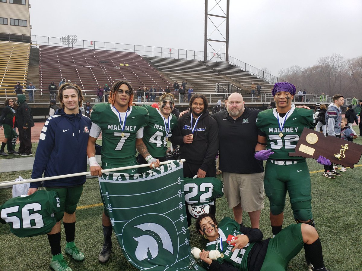 CoachLynch62's tweet image. Maloney Spartans Class L State Champions!!! @MaloneySpartans @MHS_SpartanFB @MaloneyFootball #statechamps #cthsfb #crazeddogs