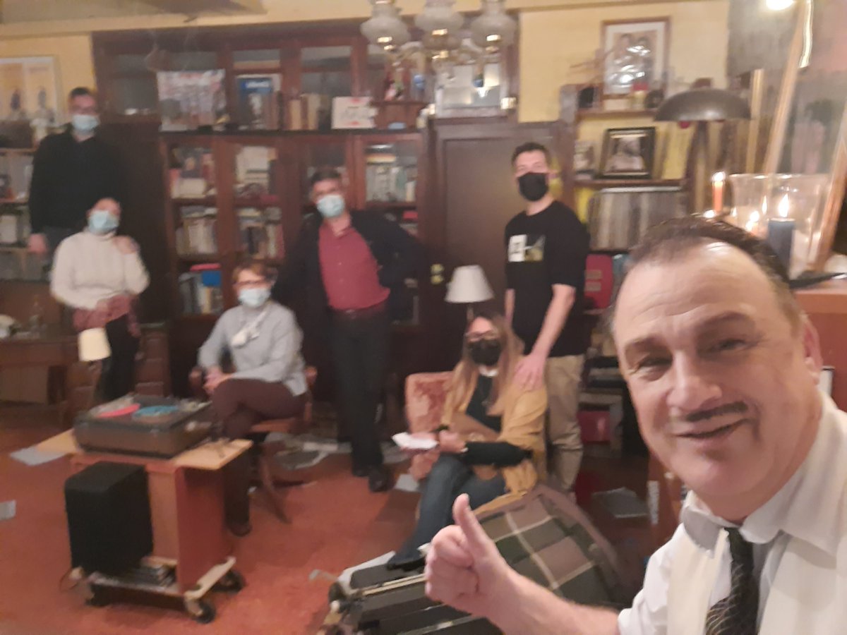 MPeraferrer's tweet image. Aquest grup són els espectadors i espectadores d'avui dissabte 11. Funció general 524 i 68 de teatre al menjador del monòleg LA VIDA SECRETA DE TENNESSEE WILLIAMS!Avui, com sempre, hem fet l'obra junts. Si voleu viure-ho vosaltres també, podeu reservar a: marti0203@gmail.com ❤