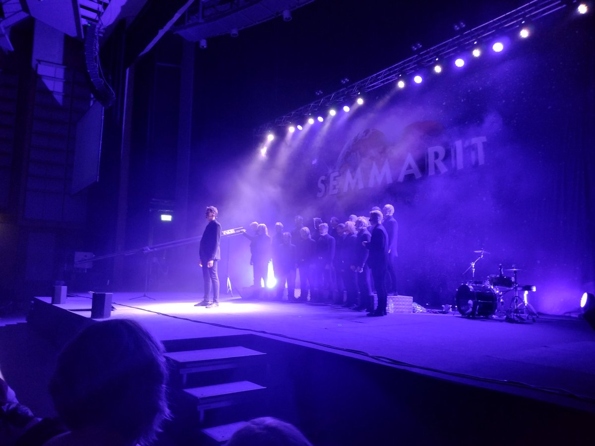 KukkonenOlavi's tweet photo. #Semmarit the end of the world tour - final call!
Hyvän mielen konserttikokemus 😊 https://t.co/iBqavhIpdf