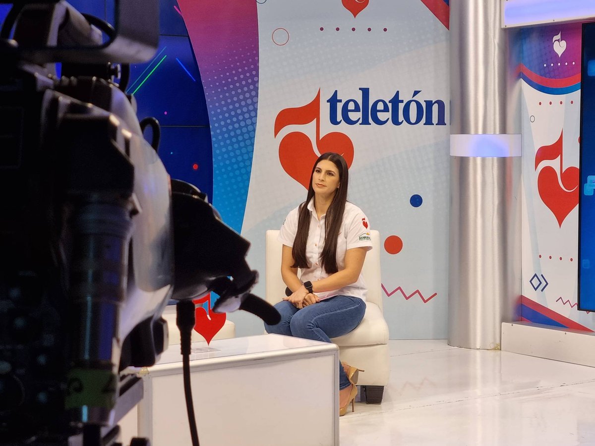 televicentrohn's tweet photo. Testimonios que tocan el corazón.❤👏🏼
#TeletonHn2021 #TeletonJuntoATi #TeletonTodosLosDias https://t.co/vla3ANdgTO