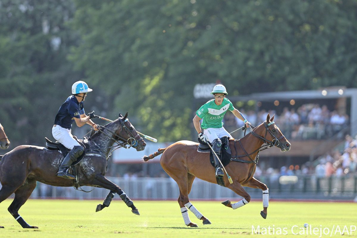 Asoc. Arg. de Polo (@asocdepolo) on Twitter photo #128AbiertoArgentinoHSBC
#LaFinal
Final del segundo chukker: La Dolfina 4 (Adolfo Cambiaso -h- x2 -uno de penal- y David Stirling -h-), La Natividad 4 (Ignatius du Plessis).
Foto: <a href="/MatCallejo/">Matias Callejo</a> #128AbiertoArgentinoHSBC
#LaFinal
Final del segundo chukker: La Dolfina 4 (Adolfo Cambiaso -h- x2 -uno de penal- y David Stirling -h-), La Natividad 4 (Ignatius du Plessis).
Foto: <a href="/MatCallejo/">Matias Callejo</a>