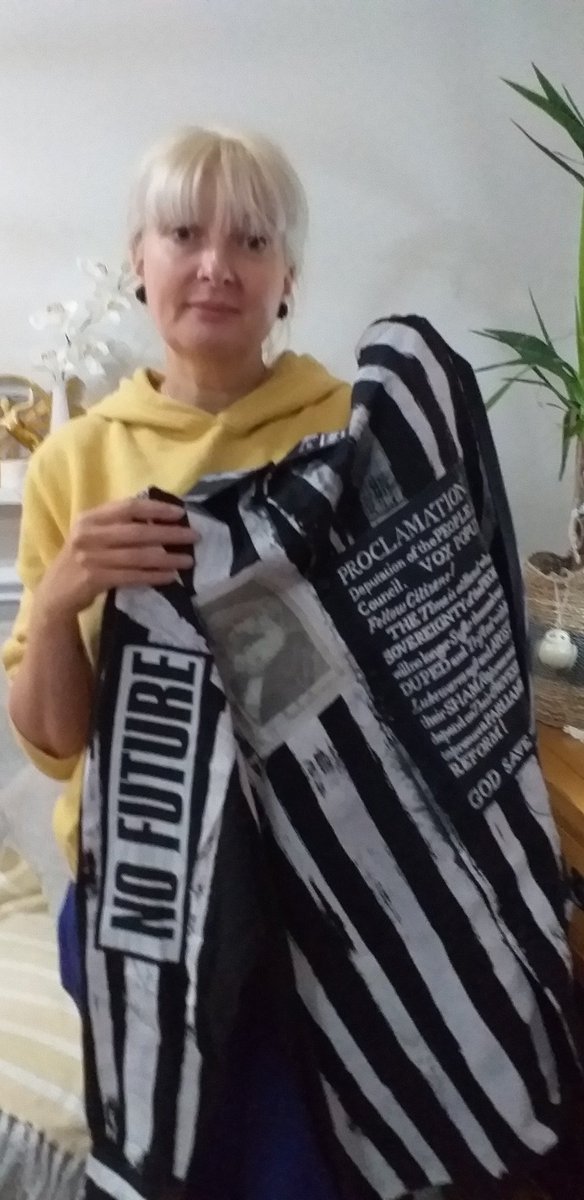 rock_off_fibro's tweet photo. Last night #StanStammers donated his one off Tour Stage Shirt to help raise awareness of incurable #Fibromyalgia #PTSD & #depression. The shirt was created by @Sexy_Hooligans who make fantastic clothing.
This shirt will shortly up for grabs for one lucky person https://t.co/wp6Kz0CYoN