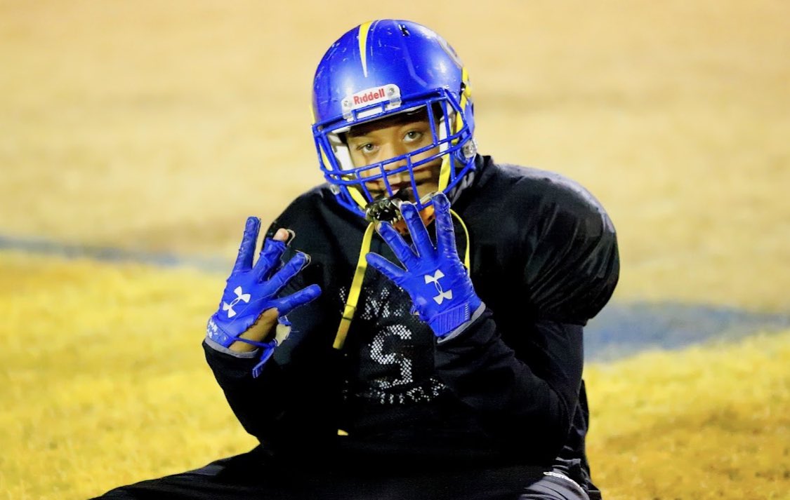 RandalPearson5's tweet image. Ik my grandad up there bragging to everybody sayin “my grandson a 2 time back to back state champion”💙💛
#backtoback
#LLBD💔🕊