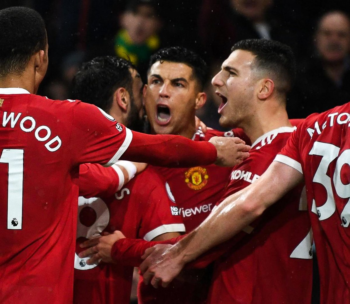 DalotDiogo's tweet photo. Big three points and important clean sheet 👊 Let’s go Reds! https://t.co/JpuEgSjib0