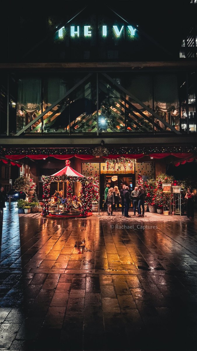 Lovely weather for a Carousel ride together with you ❤️🎠🎄😂
(Tap for full ✌️) 
#Christmas #ManchesterPhotographers #ilovemcr #mcruk #bestofmcr #thisismcr