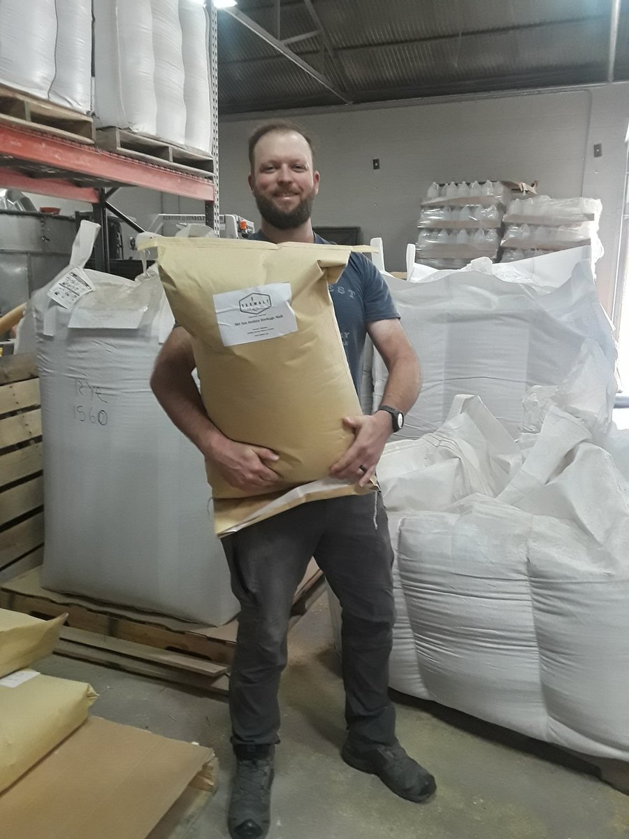 CurmudgeonAle's tweet image. Stopped in to the new @texmalt facility and picked up a bag of San Jacinto Heritage 2-Row Pale Malt for the @capandhareclub raffle tonight.

I love brewing with this as a base malt. Good color, nice grainy malt flavors and great conversion.

Thanks for the malt Chase!
#localmalt