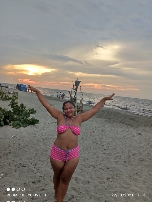 Me amo tal y como soy una mujer libre unos kilitos de mas...pero soy tan natural como los colores del<a href="/tag/santamarta"class="tags"><span>#santamarta</span></a>
