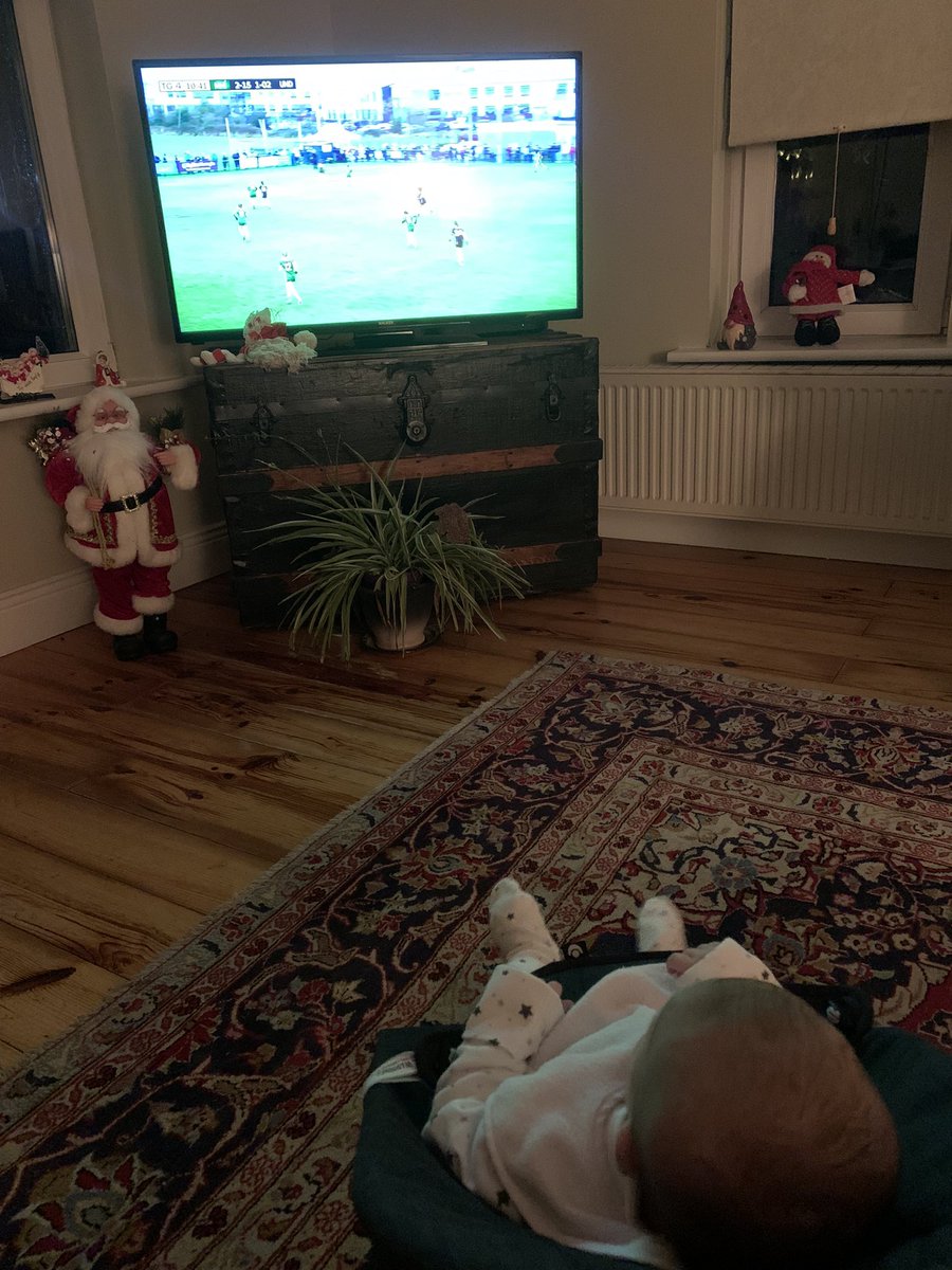 Squelshy4's tweet photo. 7 week old Fiadh tuned into the  #UnderdogsTG4 and @meathladiesMLGF and her legs going 90! @LadiesFootball https://t.co/ha3a5nwZM6
