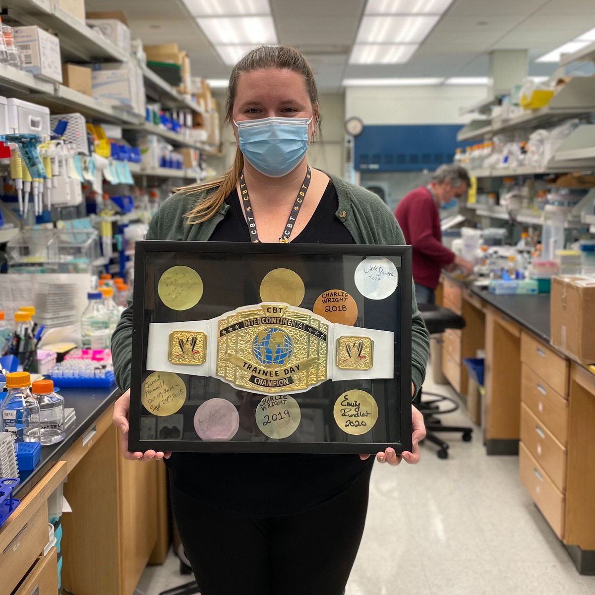 Congrats to Stephanie Reeve @reeve_steph for winning the best presentation award at the St Jude Chemical Biology Therapeutics dept retreat and receiving the much-coveted CBT belt. I am lucky to have such a talented postdoc in my lab. @stjuderesearch @ansarilab @richardleelab