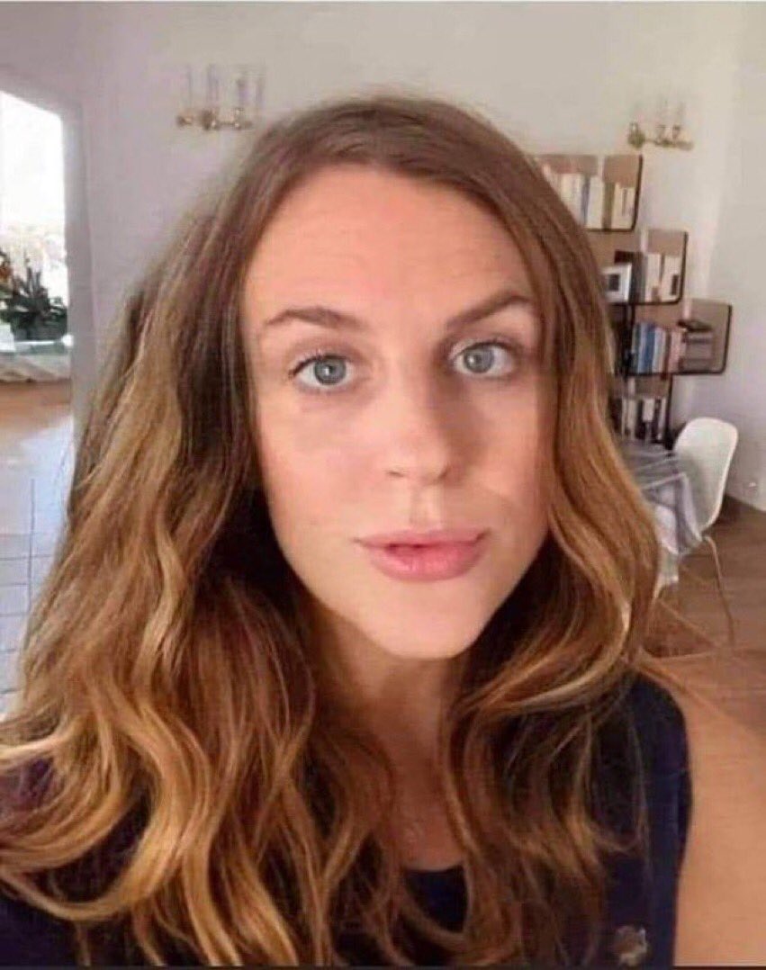 7Pxao's tweet image. Miss Auvergne va annoncer un confinement ce soir, on va voir flou #MissFrance2022