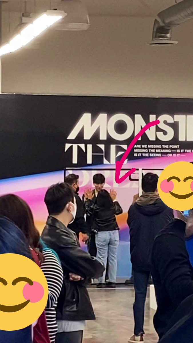 coffeeispower's tweet image. I saw #monstax up close omg I’m still processing. Given that I am short af I couldn’t see much after I came out and then came up to to the front. I tried to tell Kihyun he was the best vocalist but he couldn’t hear me 🥺