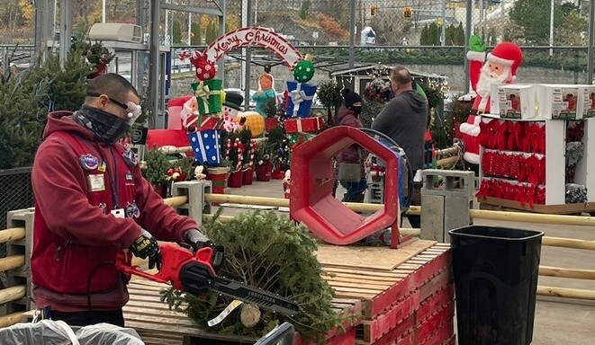 Lowe's Saugus 2372 Winterfest!!  Who wants Hot Chocolate, Cookies and a Fresh Cut Christmas Tree? <a href="/Bracken73P/">KevinPBracken73</a> <a href="/Anthony_Battle1/">Anthony Battle</a> #winterfest @SanjaPHopper <a href="/SaugusLowes2372/">Lowe’sTeamSaugus#2372</a>