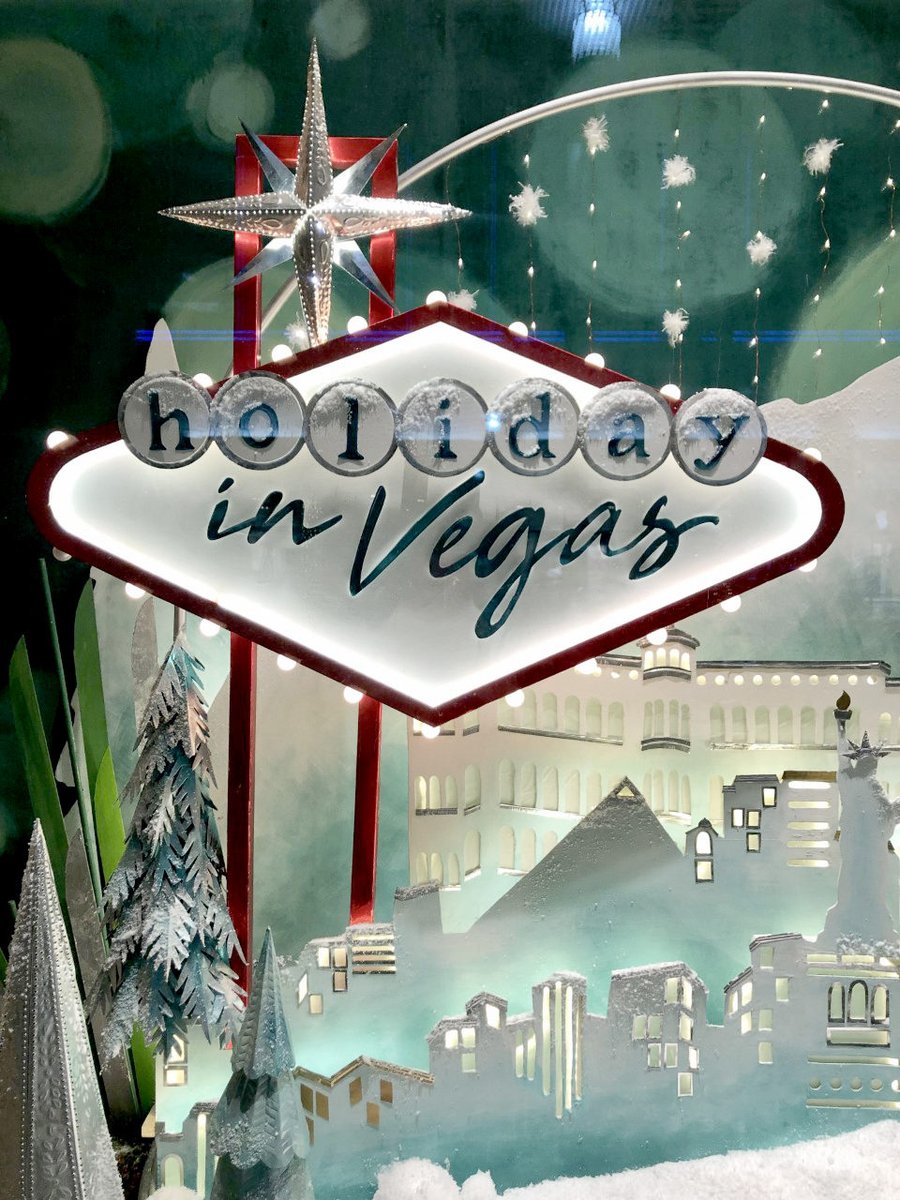 Anthropologie's tweet photo. Frosted window panes, cheerful cityscapes, and twinkling lights...our winter-wonderful displays delight on sight! Swipe to behold the magic of #AnthroWindows ❄️🏙️ #AllAGlowWithAnthro
https://t.co/GuReaFezZu https://t.co/nhfIoM914y