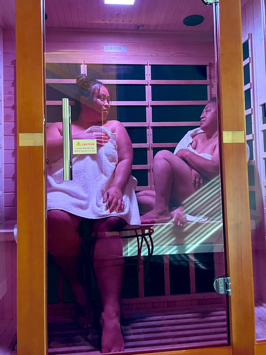 Hey_TrishaMae's tweet photo. I think having a sauna in each hotel room should become a mandatory thing. 🧖🏽‍♀️💗 #girlsdayin #winecountry https://t.co/OOLrLH7Jfl