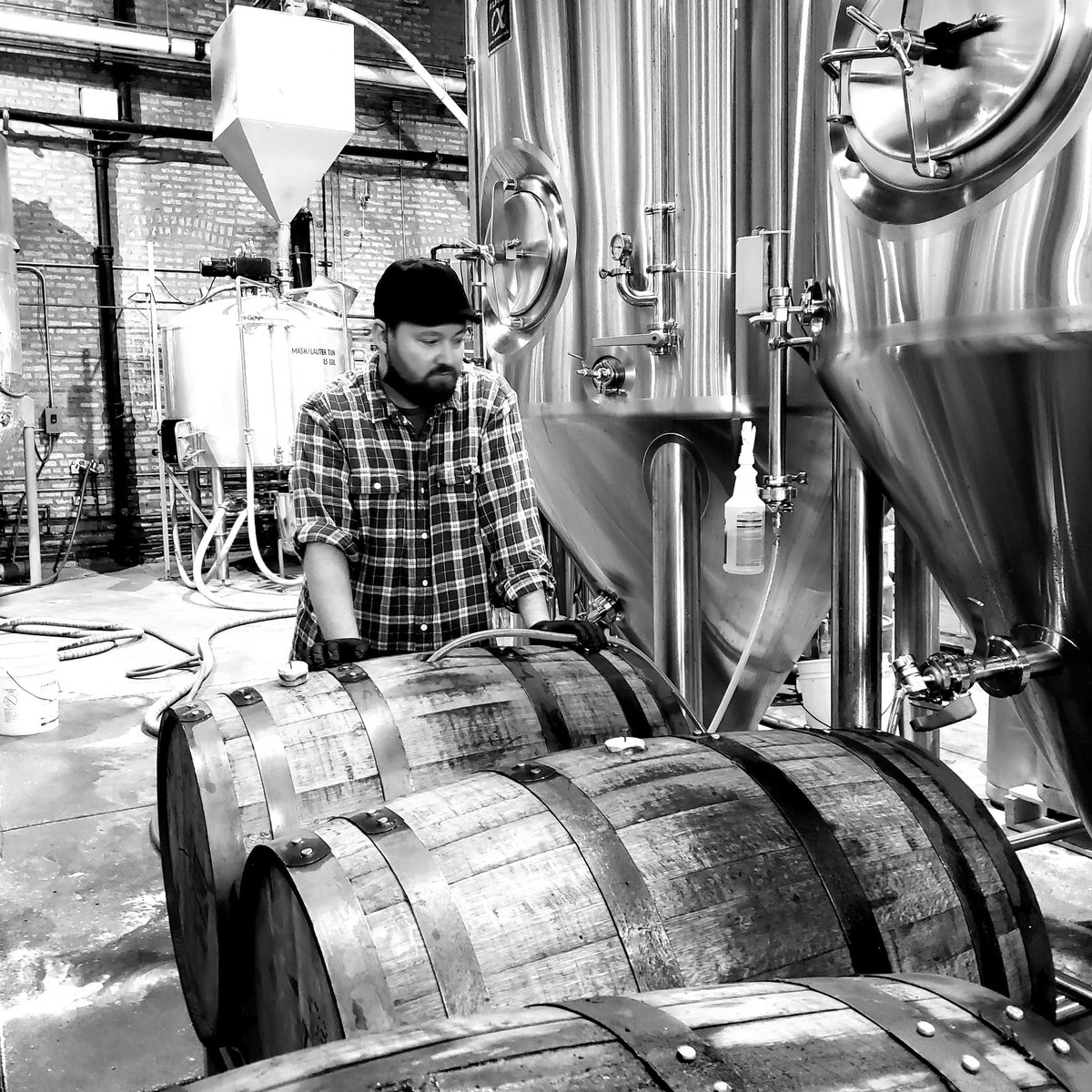 CoMet Me Bro heading into Heaven Hill barrels today

#chicagobeer #barrelagedbeer