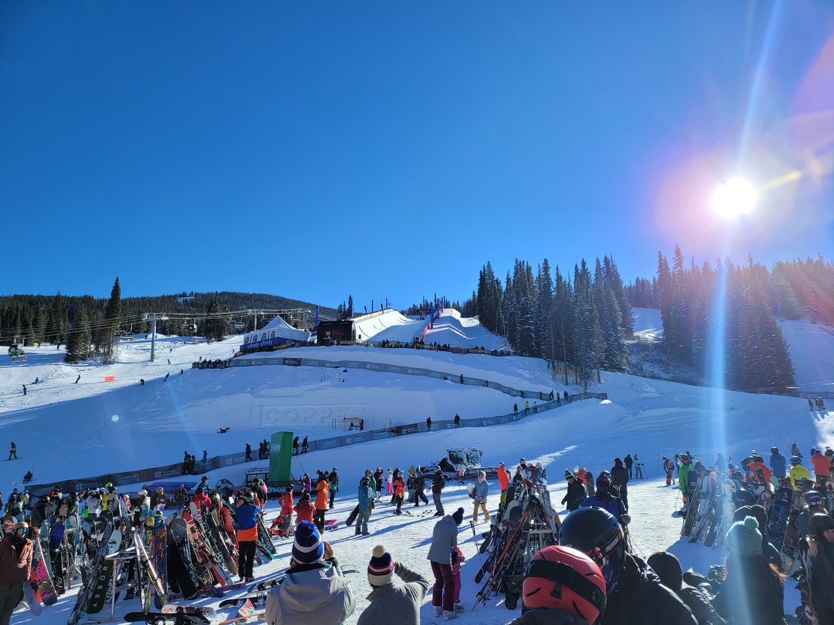 PocketRocketz97's tweet photo. When it's a beautiful day outside but you miss your computer screen #NFT #Deprived #Help #CopperMTN https://t.co/y2S5iQmey8