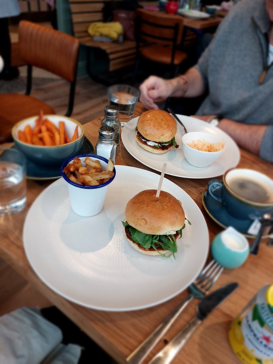 JulietbPhillips's tweet image. What a big win Honestly is for Leitrim @TasteLeitrim 🙌 @drumanilra farm kitchen Carrick on Shannon, deliciously fresh and tasty food matched by beautiful surroundings 🥰  #organic #dexters #farmtofork #Authentic