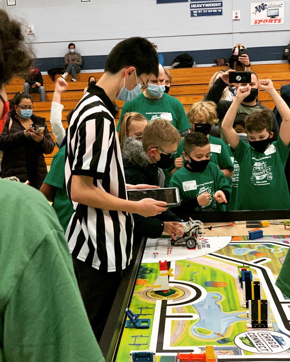 SearcyK's tweet photo. Prairie Dogs 2 rocked the robotics competition today at Washington JR. 4th out of 11! #prairiepride #bebold203 https://t.co/5mMA8p6oWr