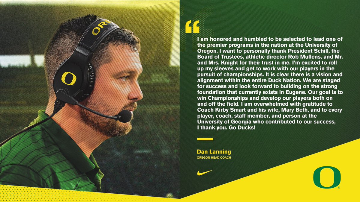 oregonfootball's tweet photo. Ready to go to work 👊

#GoDucks 🤝 @CoachDanLanning https://t.co/Y3aajvKl4E