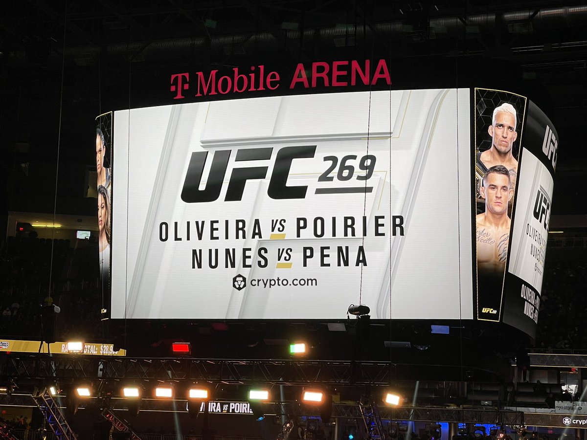 jerrylavine's tweet photo. At the UFC fights in Vegas! https://t.co/hby0kBYbgN