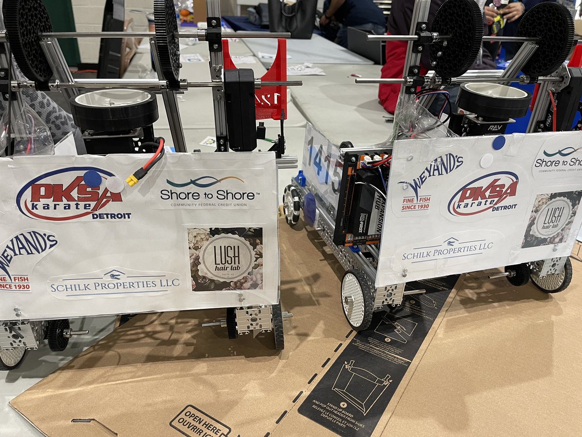 robotics_wms's tweet image. Super proud of our teams today. (12440 and 14158) Both teams got selected for the playoffs and did a great job with the judges. Team 12440 won the Motivate award and qualified for the State Finals next week. Congrats to all the teams!