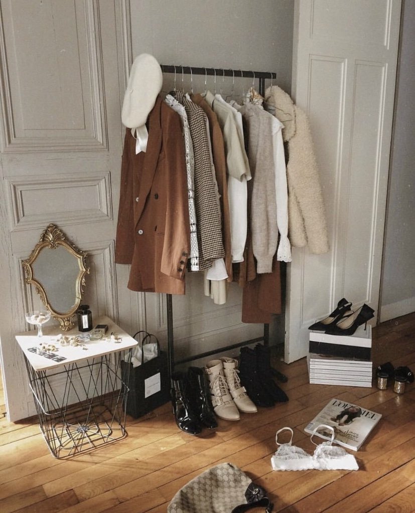 bellalunaestela's tweet photo. home energy for each zodiac sign ~ 
capricorn https://t.co/swC1jwVvS3
