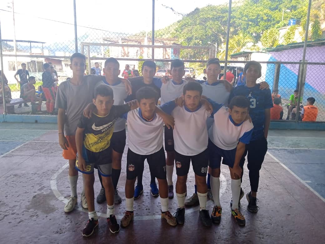 MarcaDeportAG's tweet photo. #Sábado #11Dic
Torneo Estadal de Fútbol Sala Menor
Categorías
Sub-16
Sub-18

Clubes Participantes:
✓Escuela Yoel Daboin
✓San Lázaro Fs
✓Academia ATD
✓Academia Clase 2020
✓Academia ST11
✓Conticinio
🇻🇪⚽🥅🏆⚽🥅🇻🇪
@abralupesas 
@carloscontigo https://t.co/lSvdosPQhx