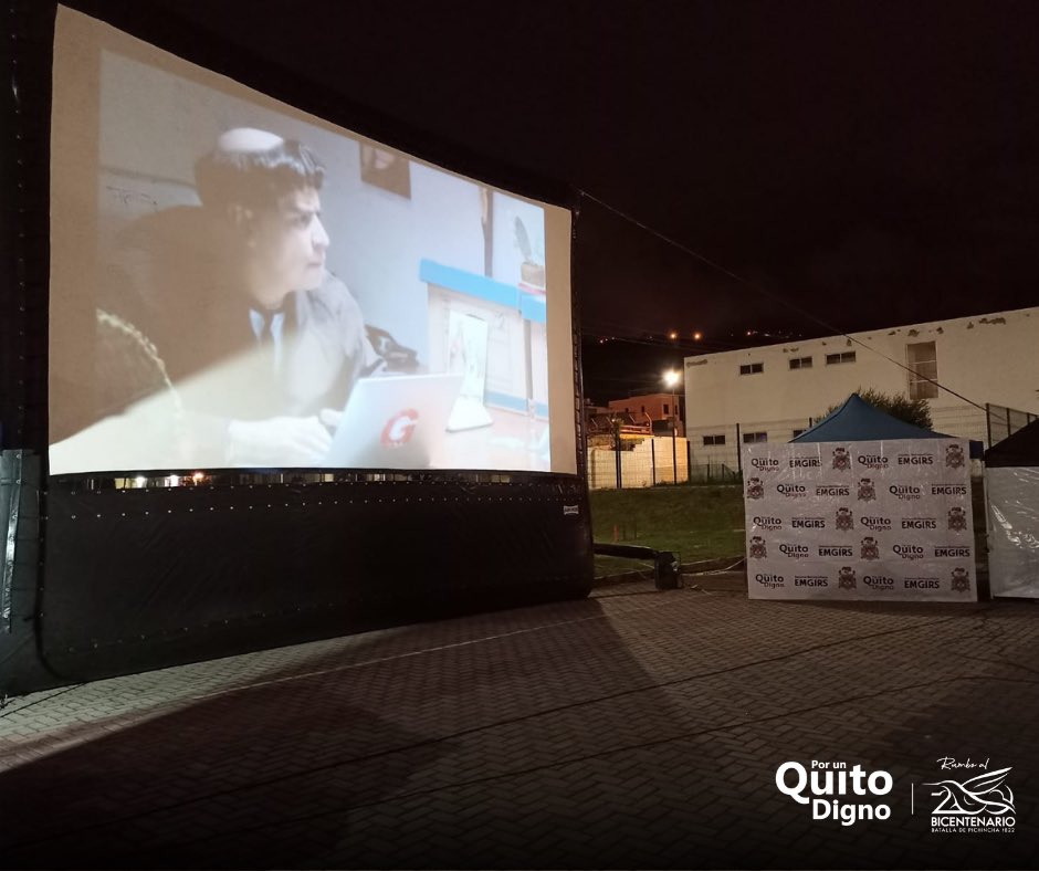 EMGIRSEP's tweet photo. ¡Impulsamos la educación ambiental para los más pequeños! ♻️💪🏼

Hoy estuvimos con más de 200 niños en el barrio Ciudad Bicentenario para presentar la campaña #ElRimember, la cual tiene el objetivo de promover prácticas a favor del medioambiente. 💪🏼 https://t.co/qBiNgOnUPy