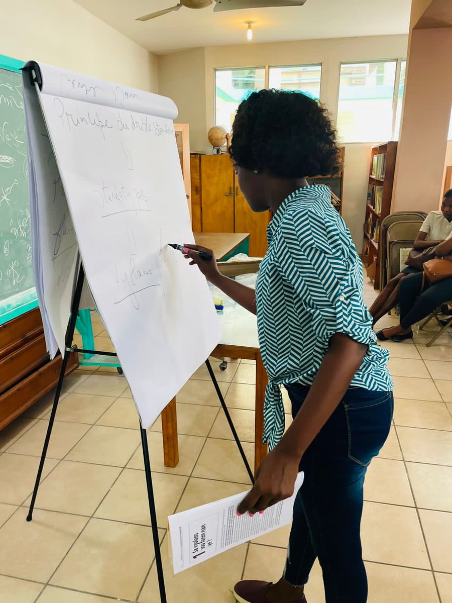 CarineLouis3's tweet photo. Le combat continue 🙌
Formation pour Les étudiantes finissantes en nursing de L'UNDH ✊.
#Prevention, prise en charge...
#VBG
#unepassion
#uucombat
#unengagement
#OrangeTheWorld
#tous pour une 💝💝
#genderactivist 👌
#humantraining https://t.co/2zl1Eplcfu