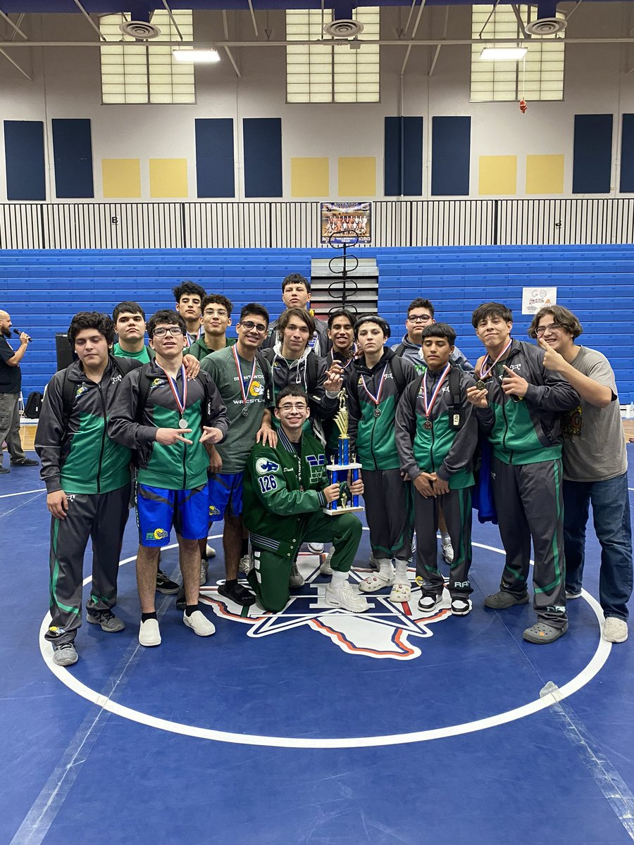 WrestlingrRams's tweet photo. Another tournament another opportunity to get better!! Great Showing at the Ranger Classic Girls finish🥈Boys take home🥇Love them all💕💕 #keepmovingkeepscoring @MontwoodHS @915Wrestling @gepwca https://t.co/O73Guu3JJi