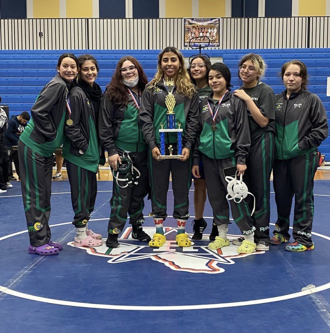 WrestlingrRams's tweet photo. Another tournament another opportunity to get better!! Great Showing at the Ranger Classic Girls finish🥈Boys take home🥇Love them all💕💕 #keepmovingkeepscoring @MontwoodHS @915Wrestling @gepwca https://t.co/O73Guu3JJi