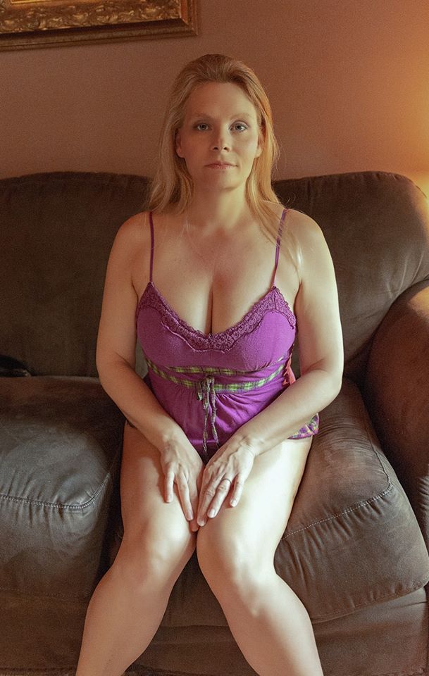 momsnextdoorx's tweet photo. Can I fulfill your naughty desires? https://t.co/YipcozziSk