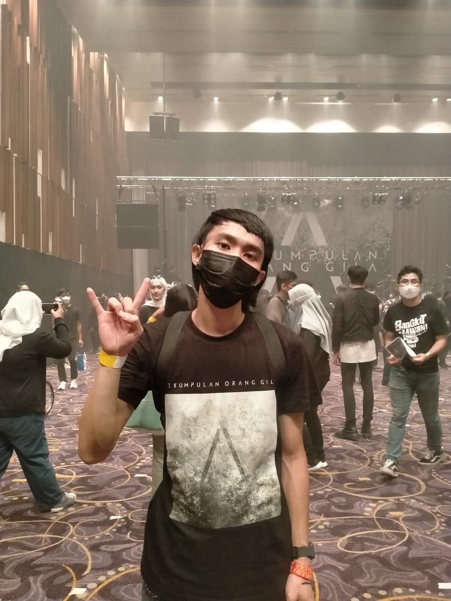 IzzatYusofv's tweet photo. ORANG GILA UNTUK ORANG YANG GILA,GILAKAN MUZIK❤ @weareSOG
#SecondVoyageShowcase
#SecondVoyage https://t.co/kQmVPzG14N
