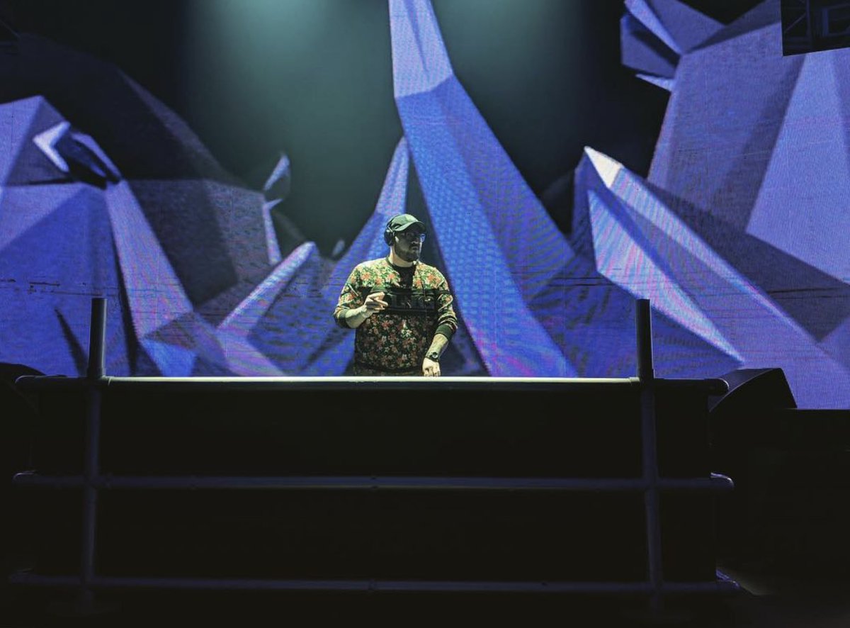 🔮 TONIGHT / 10PM / AREA15 

PILOSA / Soul State Saturdays

GUEST LIST: sevn.ly/xlg1POSP

Get Hyped for this evening…

soundcloud.com/taechno/pod91?…