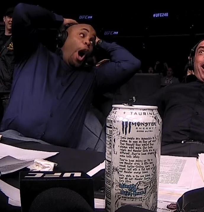 RT @TheArtOfWar6: DC watching Dominick Cruz get hurt and then recover #UFC269 https://t.co/bCs5O1EQpP