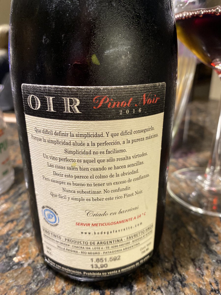 Gracias <a href="/laucha_1331/">Lauchin</a> por tu generosidad. Me trajo este Pinot de mi pueblo. Villa Regina. Río Negro. Patagonia. <a href="/BodegaFavretto/">Bodega Favretto</a> lo hace, clásico Pinot que está muy bien y con una RCP hermosa me informan. Salud! 💪🏼🍷 y gracias a los amigos del vino