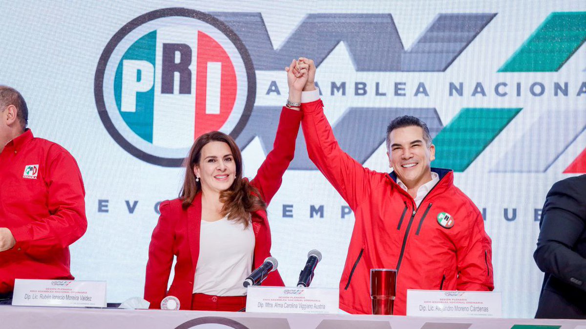 alitomorenoc's tweet photo. ¡Hoy dimos un paso muy importante en favor de México! Nuestra #23AsambleaPRI ha sido el ejercicio interno más importante del Partido. Lo hicimos pensando en el futuro del país, para defender lo que juntos hemos construido. ¡Vamos con todo a enfrentar los nuevos retos! 👊🏼🇲🇽 https://t.co/bUq50RqwUr