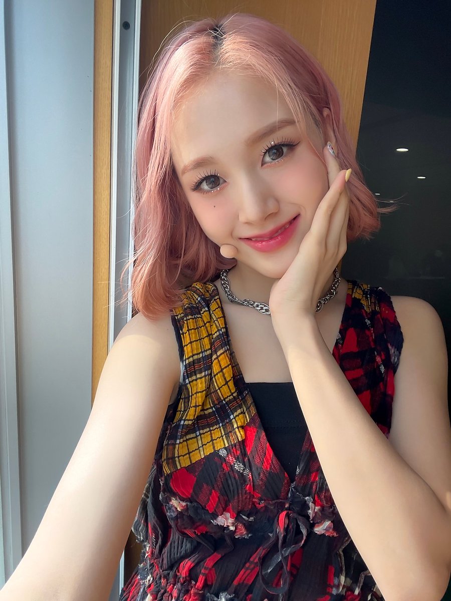 STAYCHARMTW's tweet photo. ❛♡   ⠀⠀ ⊱      ⠀𝘀𝘁𝗮𝘆    ⠀  ❀   ⠀⠀ c͟h͟a͟r͟m͟⠀    ⠀ 𝖓𝖊𝖜  ⠀⠀  こ  ⠀     post. ⠀  #𝐆houlgirls2ndCB

Las bonitas Ghouls hacen su segundo regreso y Ashwin vino a darles muchísimo apoyo a estas lindas. https://t.co/3z0rJRccth
