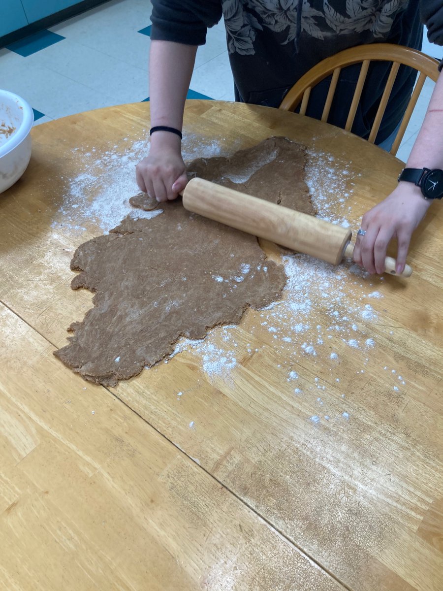 Itmschefs's tweet photo. The @ITMSMUSTANGS latin cooking club baked yummy Christmas treats for our furry friends at the humane society. Today they they had the chance to deliver the treats and feed the dogs. Students had such a great time they are considering helping more at the shelter. @FlaglerHumane https://t.co/6DaRZzMNpH