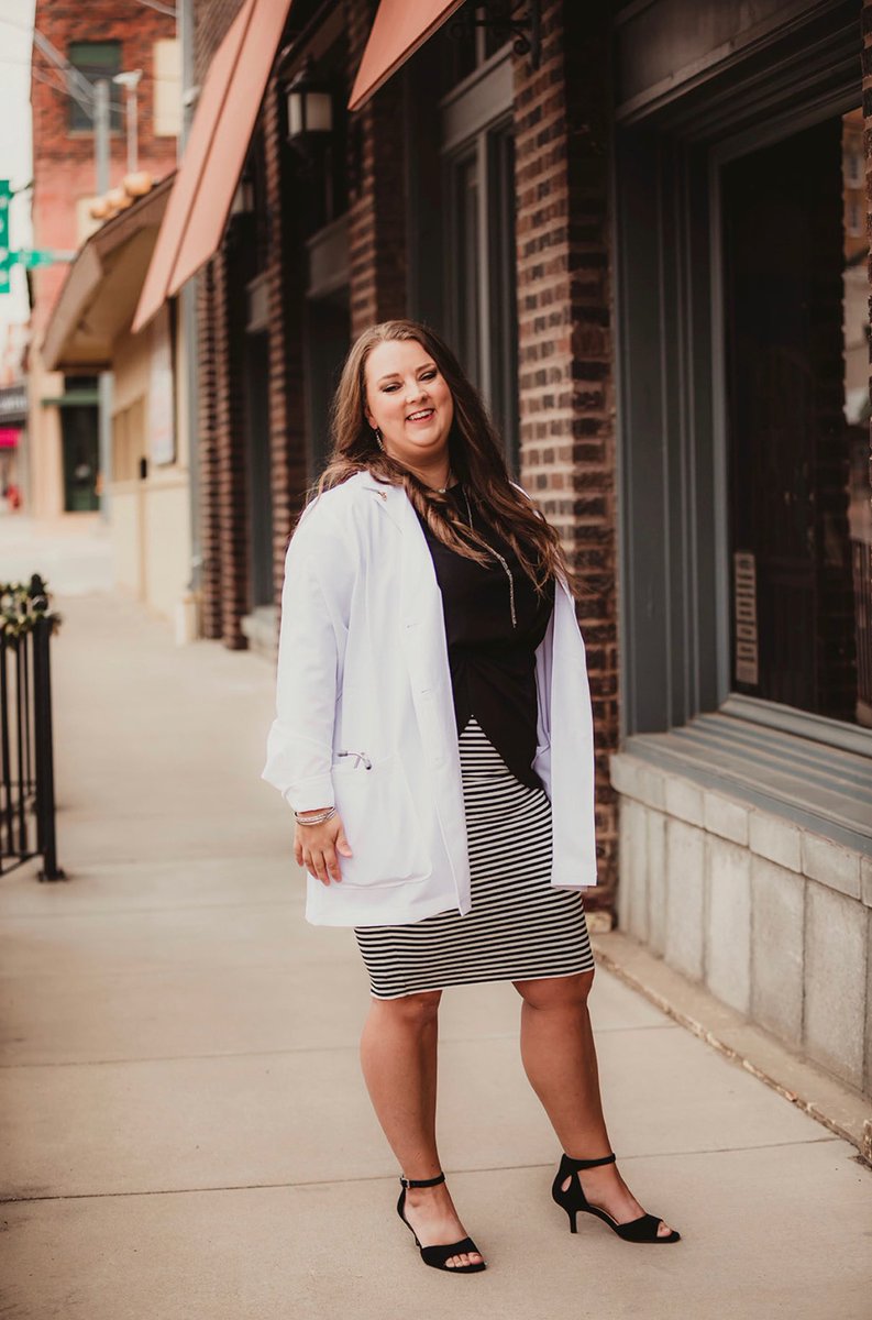 BarhamLeslee's tweet photo. Allen and I can not help but to get emotional and are so proud of our girl for finishing her degree … we celebrate today with her graduating from Texas Tech! Way to go on completing your RN, BSN Kaylee Barham Sparks!
#lubbockbound
#GraduationDay2021
#happy-tears https://t.co/63K5hiUoS3