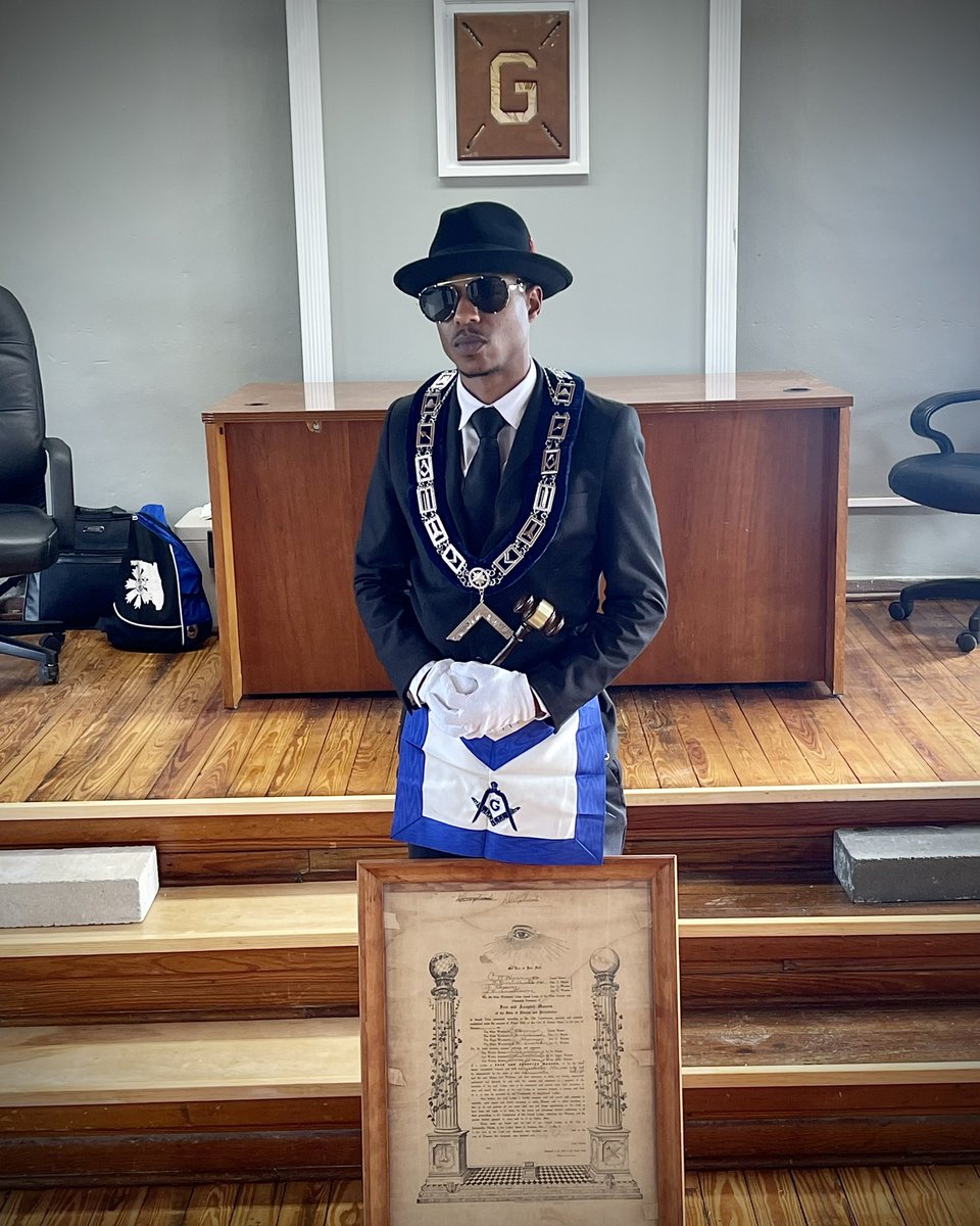 KapishTheBarber's tweet photo. I am the stone that the builder refused! Newly elected & installed WM Colston Sarasota Lodge 314 PHA #ToTheEast #WisdomToConstrive https://t.co/FkiD4fw8kx