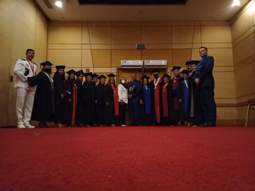 UnefaVrrOrienta's tweet photo. Autoridades presentes en el conferimiento de títulos a los 83 nuevos profesionales de la UNEFA Núcleo @NNuevaesparta  
@NicolasMaduro @RanderPena @TibisayLucena8 @delcyrodriguezv @Unefa_VEN @angiolillofp @SalaUnefa @omarrojas66 @Marlonjuventud @ArturoLugo2 https://t.co/wnXPJyYyZc
