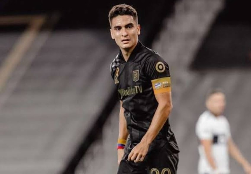 geverdaoo's tweet photo. NAO TEM INTERESSE! apesar de muitas notícias cravando acerto diretoria do verdão afirma que não tem negociações com o jogador, saiba mais em: https://t.co/C7eBnoSudb https://t.co/0fGpiuDjTu