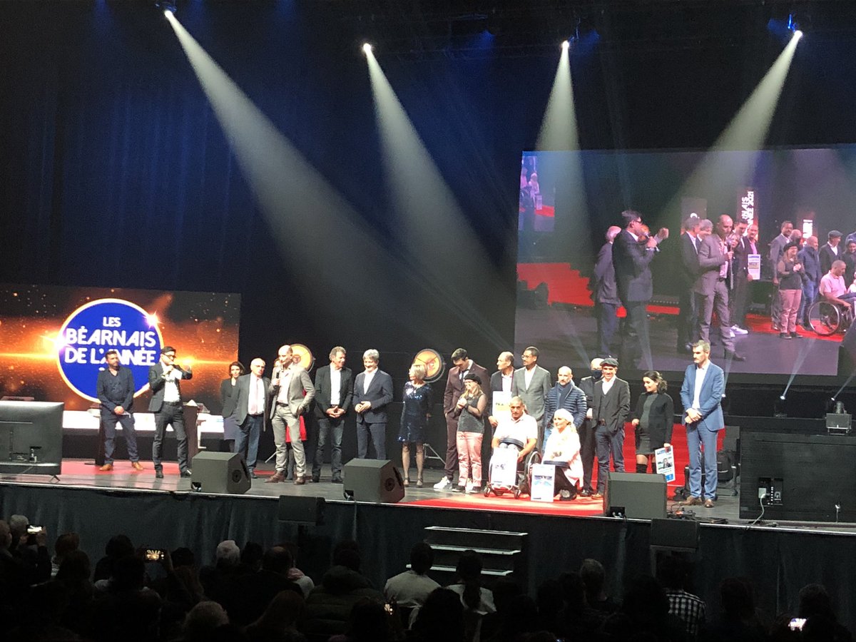 Une belle soirée ce soir au <a href="/ZenithPau/">Zénith de Pau</a> ! Bravo à Émeline Pierre &amp; Ahmed Andaloussi qui remportent le prix de la Béarnaise &amp; du Béarnais de l’année 2021👏

Bravo aux équipes <a href="/CreaSUDCom/">Créa-SUD</a>, <a href="/LaRepDpyrenees/">La Rép des Pyrénées</a> &amp; L’Eclair pour cet événement !