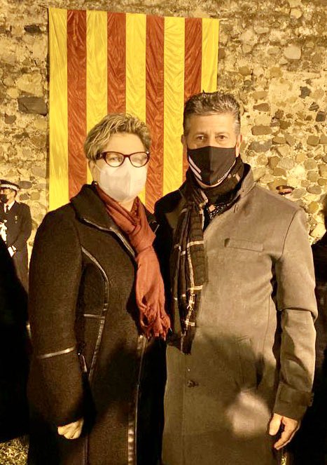 lluisabella's tweet photo. A l’acte de Commemoració #Setge #Cambrils 1640. La glossa ha anat a càrrec de la rectora de la @universitatURV María José Figueras. També assistit la delegada del @govern al @camptarragona @mtpallares , el #pubillatge i les entitats que mai falten #cambrilscultura https://t.co/ZxQ2Hhp2ty