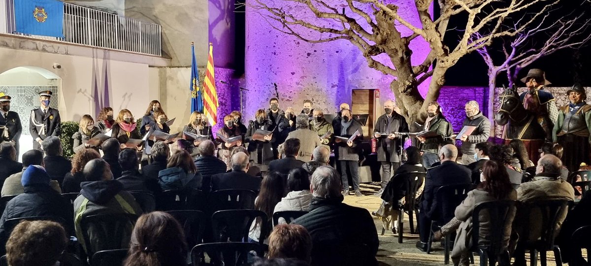 lluisabella's tweet photo. A l’acte de Commemoració #Setge #Cambrils 1640. La glossa ha anat a càrrec de la rectora de la @universitatURV María José Figueras. També assistit la delegada del @govern al @camptarragona @mtpallares , el #pubillatge i les entitats que mai falten #cambrilscultura https://t.co/ZxQ2Hhp2ty